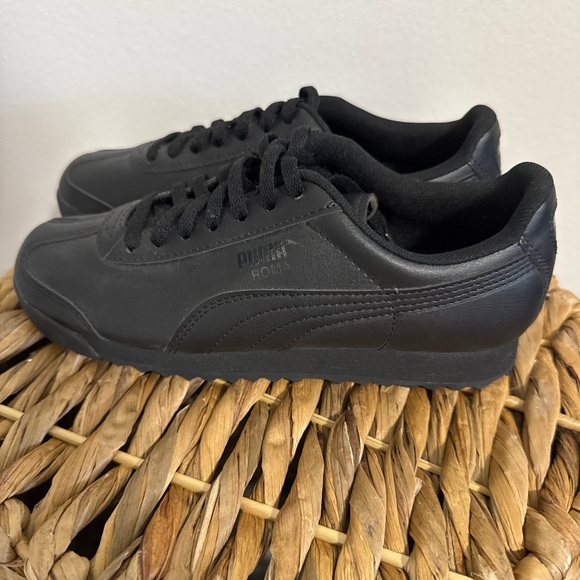 Puma Roma Black Leather Sneakers - Picture 2 of 3